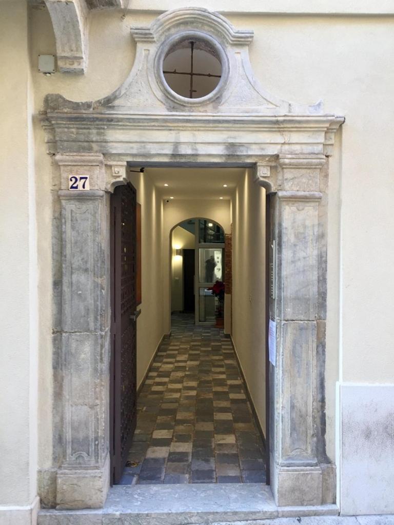 Della Cuba Vacanze Trapani Historic Center מראה חיצוני תמונה